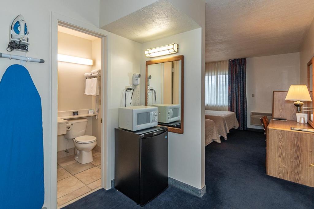 Americas Best Value Inn Ashtabula/Austinburg Esterno foto