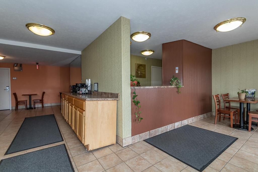 Americas Best Value Inn Ashtabula/Austinburg Esterno foto